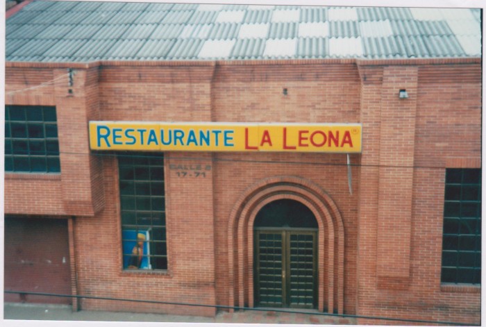 RESTAURANTE LA LEONA logo